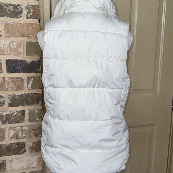Old Navy Sea Salt White Frost Free Puffer Vest Fleece Lined Full Zip Snap Front - Picture 5 of 12